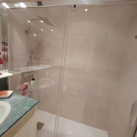 Con Bano Privado En El Centro De