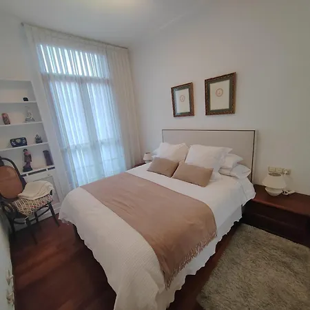 Con Bano Privado En El Centro De *