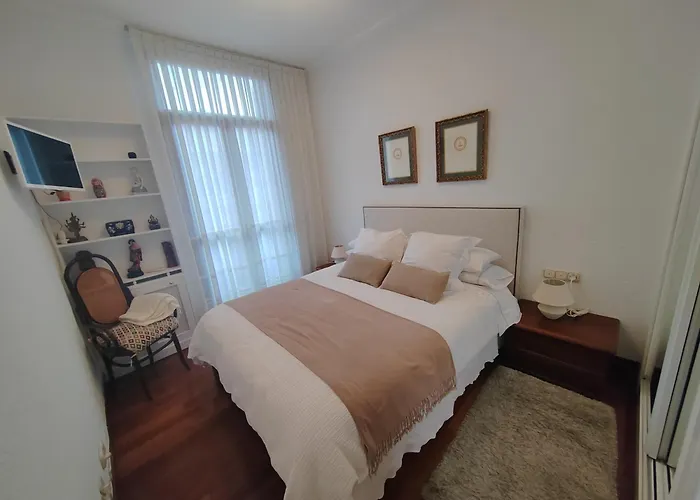 Con Bano Privado En El Centro De *